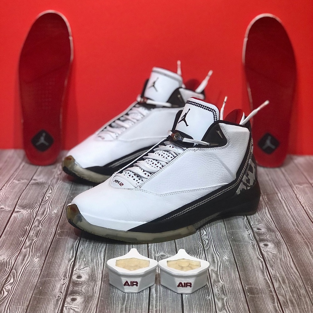 2007 Jordan 22 O.G. “White/Varsity Red” Sz 10 OG None